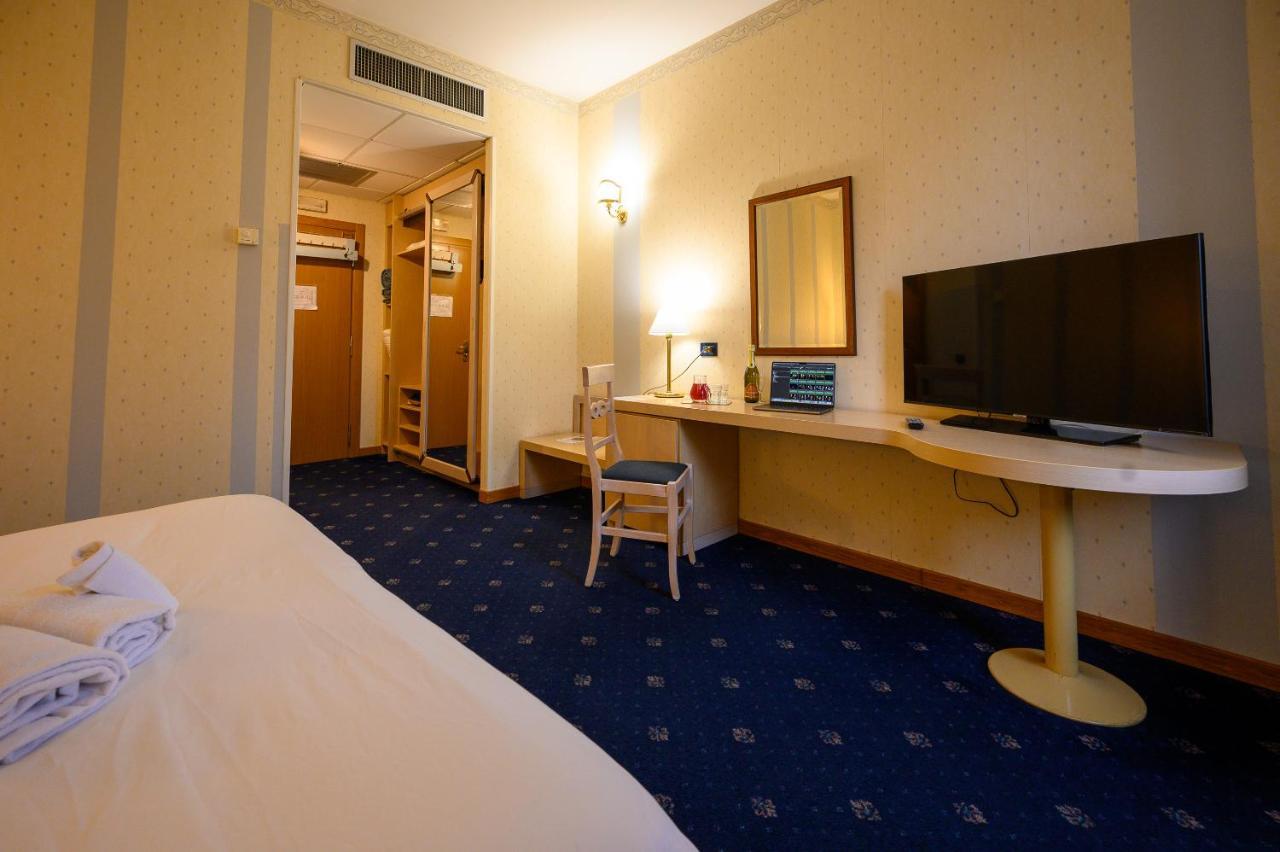 Hotel Torre Di Pratolungo Rome Exterior photo